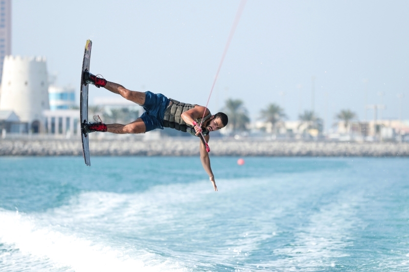 «الإمارات للتزلج على الماء» تطرق أبواب الأندية